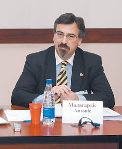 Д-р Антоніс Малагардіс