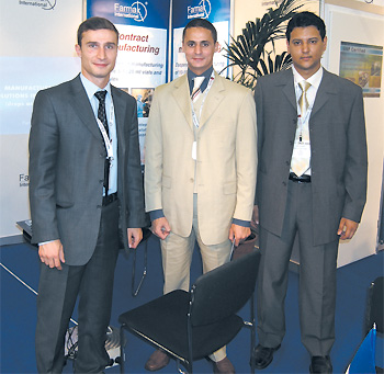Сергій Ничипорук (ліворуч) разом з представниками компанії «Al SharQ» (Лівія)