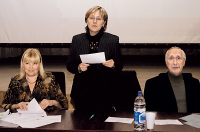Докладчики(слева направо): Н. Костинская, Е. Амосова, А. Напреенко