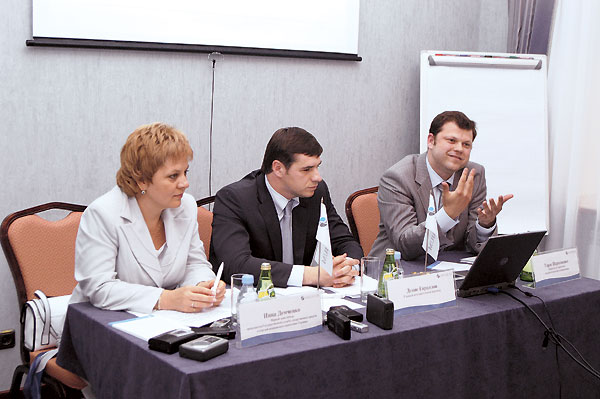 Слева направо: Инна Демченко, Денис Гарцилов, Тарас Пархоменко