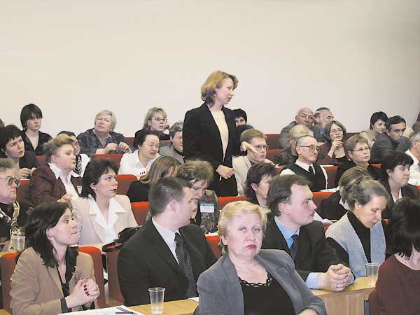 Выступления докладчиков на симпозиуме «Безопасность лекарств» вызвали множество вопросов аудитории