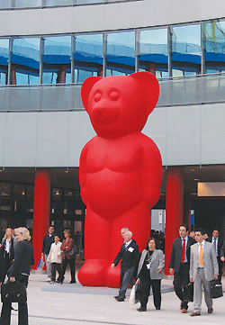 Червоний ведмідь — символ Мадрида