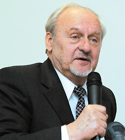 Геннадий Апанасенко