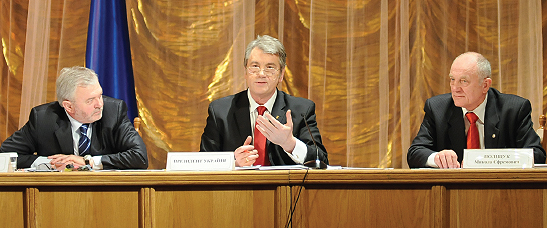 . Ющенко також вказав на потребу зміни фармацевтичної політики, яка є занадто ліберальною
