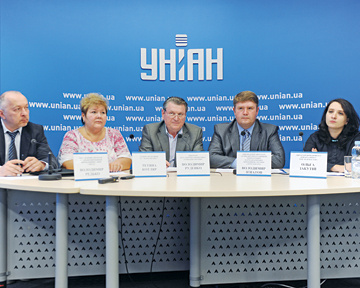 Через бездіяльність влади більше місяця заблоковано роботу фармринку — Володимир Руденко